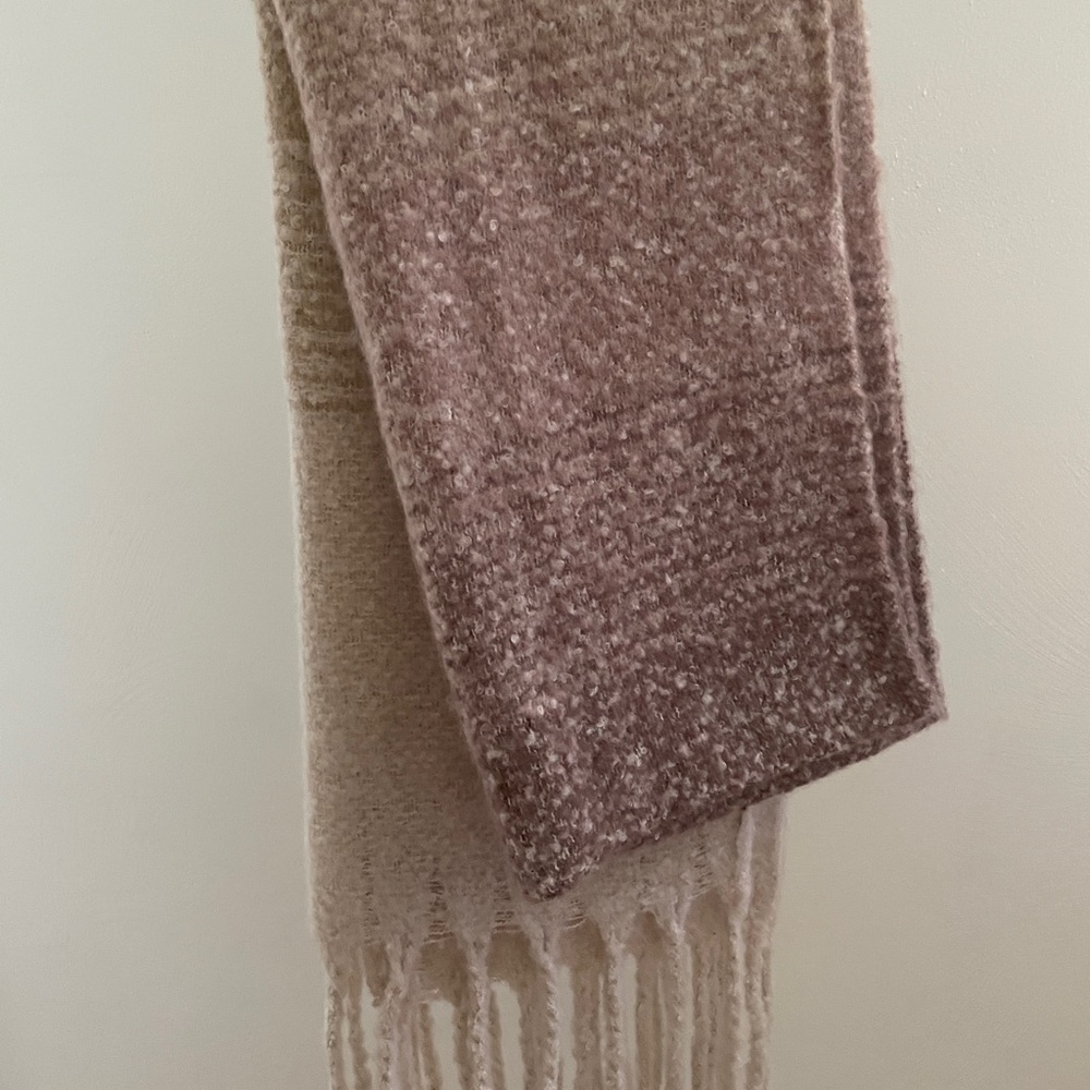 ANTHROPOLOGY Blanket Scarf NWOT Mauve Ombré